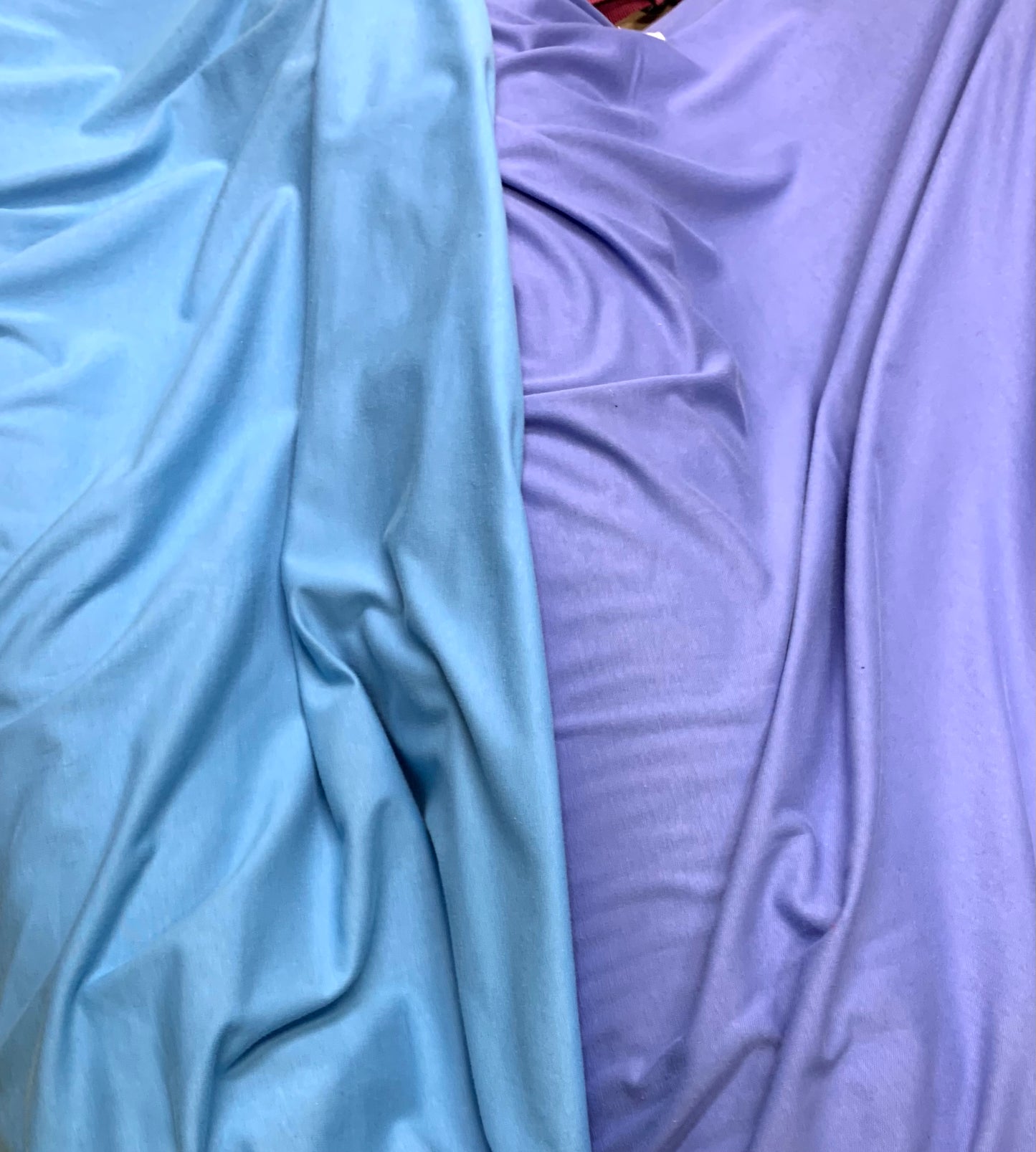 Taivaansininen trikoo