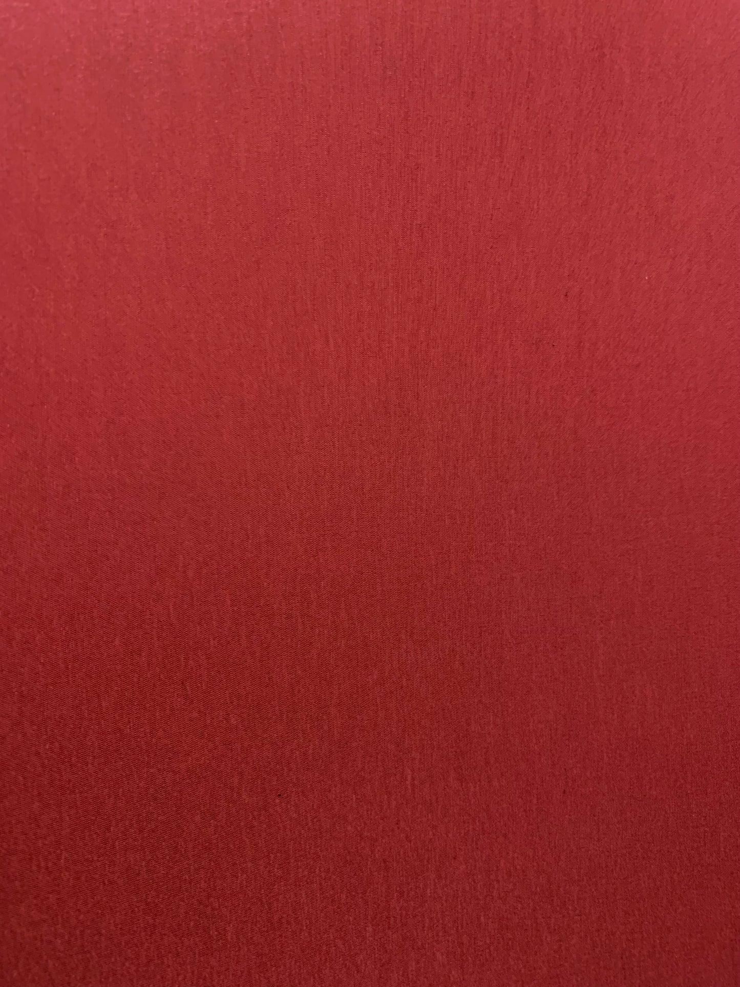 Tummanpunainen varjostinkangas